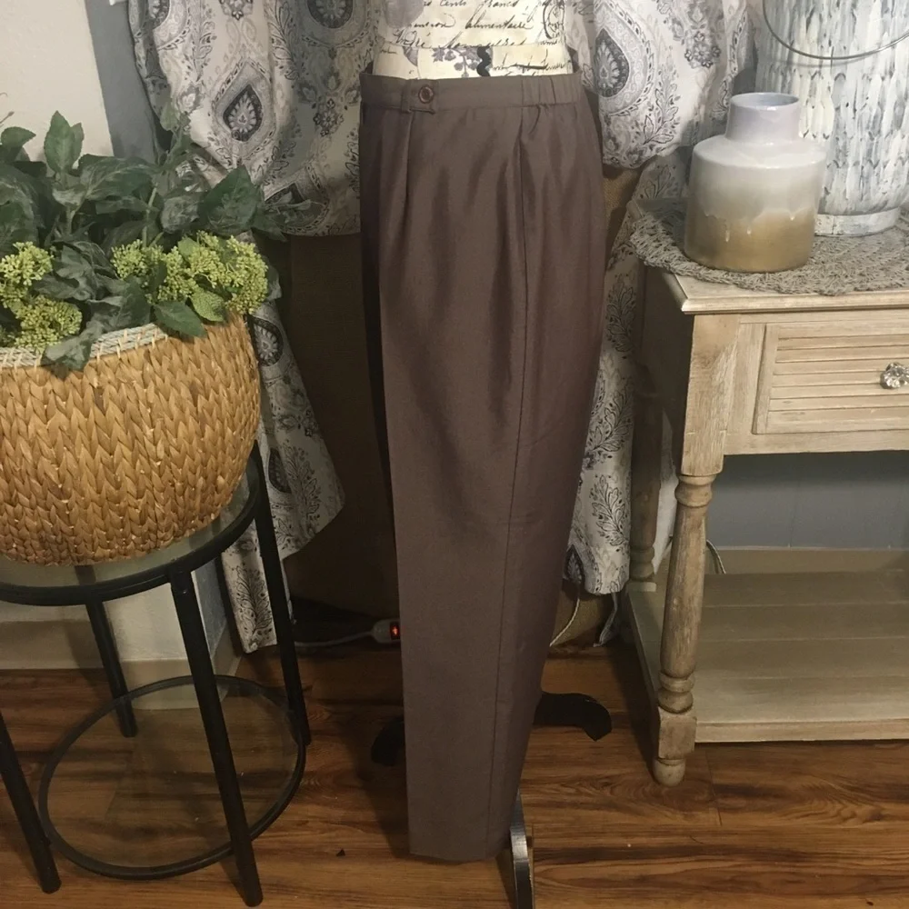 NORTON McNaughton Petite rich brown poly/rayon dress slack